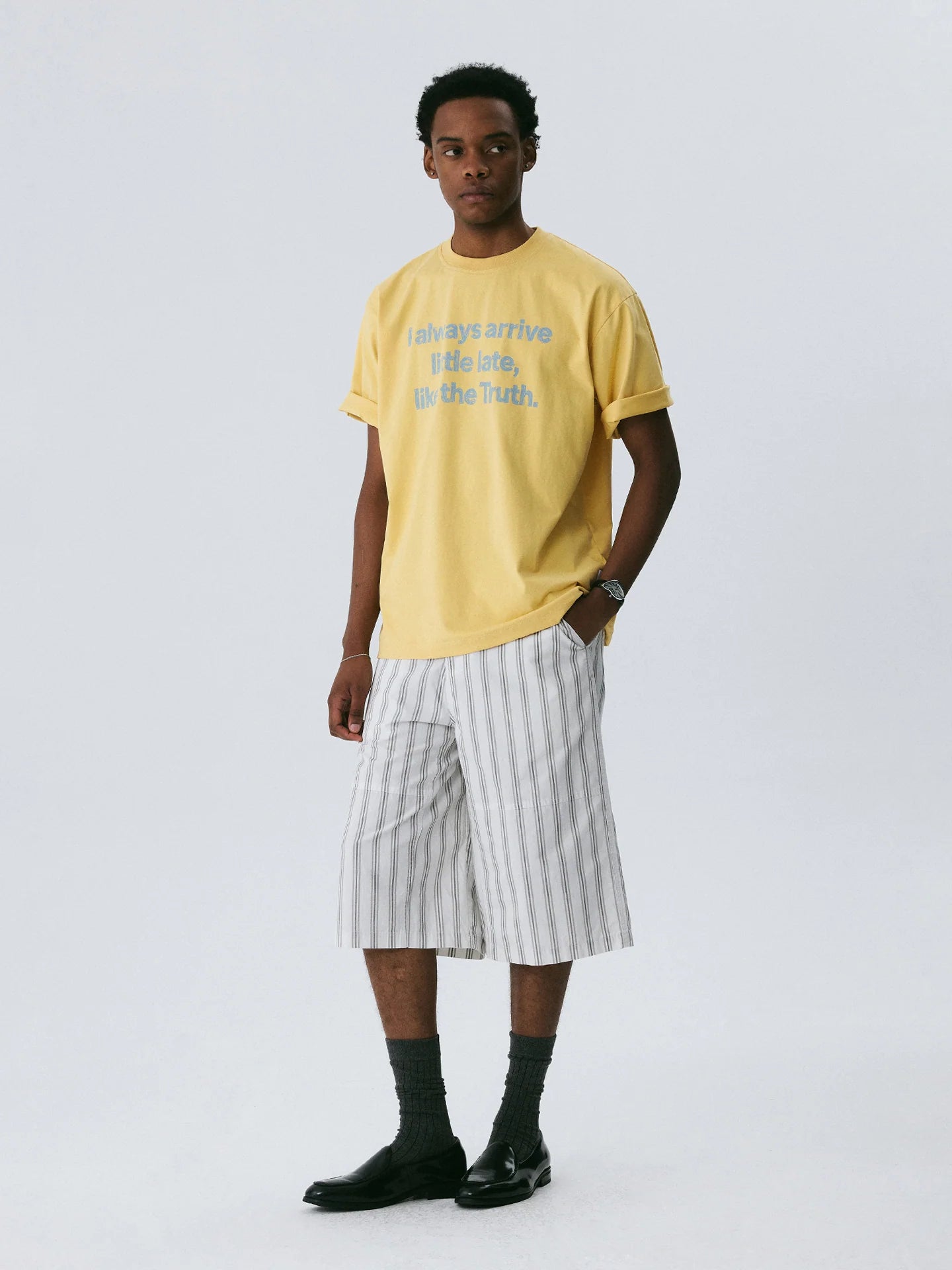 The Washed Stripe Short - Cotton 7 Length with Faded Grey Print & Metal Zipper